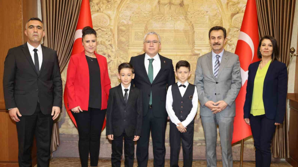 Foto - Minik Valinin ilk talimatı bakın ne oldu!