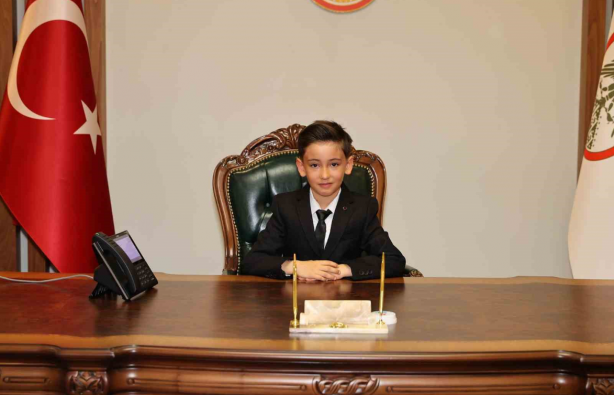 Foto - Minik Valinin ilk talimatı bakın ne oldu!
