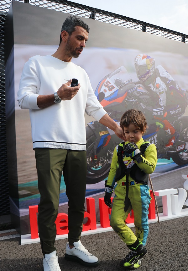 Foto - Minik Zayn, babasının izinde