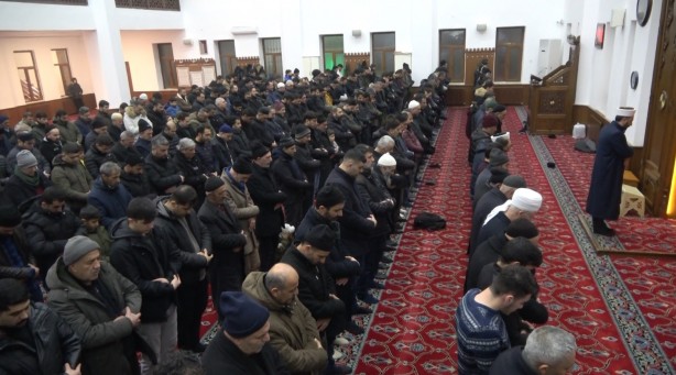 Foto - Miraç gecesinde depremzedeler için eller semaya açıldı