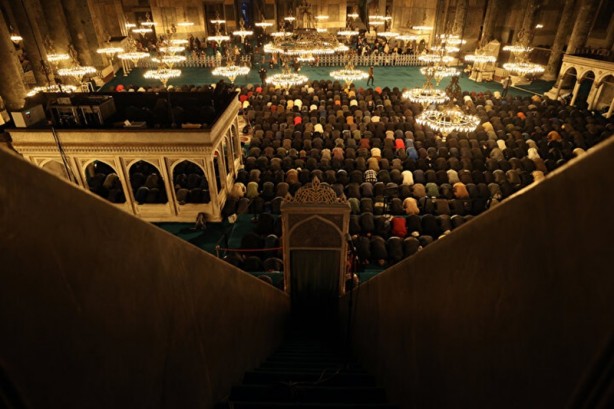 Foto - Miraç Kandili Ayasofya-i Kebir Camisi'nde dualarla idrak edildi