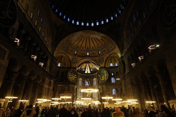 Miraç Kandili Ayasofya-i Kebir Camisi'nde dualarla idrak edildi
