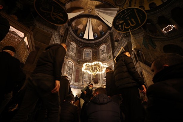 Foto - Miraç Kandili Ayasofya-i Kebir Camisi'nde dualarla idrak edildi