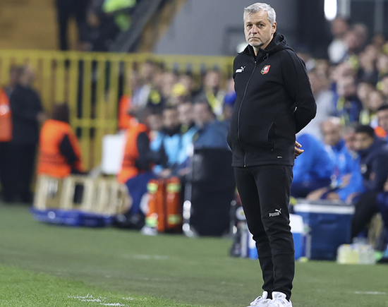 Foto - Mircea Lucescu'dan Beşiktaş'ı ayağa kaldıracak çıkış: Teknik direktör skandalı! Sen halt etmişsin Lucescu!