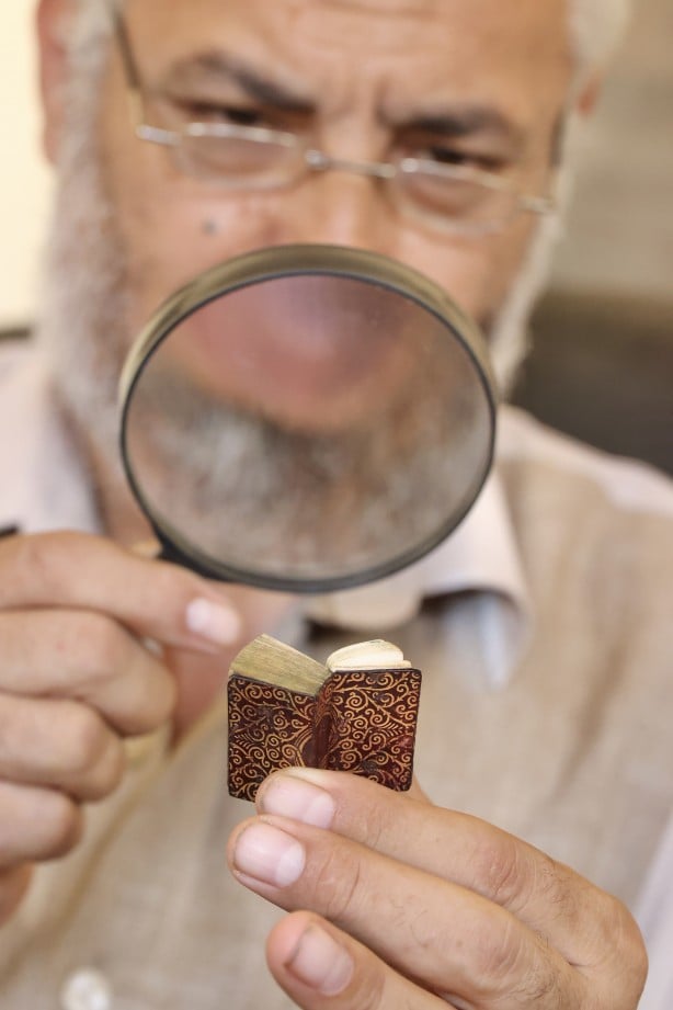 Foto - Mısır'da 150 yıllık küçük hacimli Kuran-ı Kerim nüshası