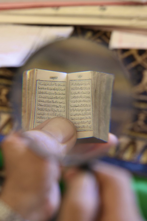 Foto - Mısır'da 150 yıllık küçük hacimli Kuran-ı Kerim nüshası