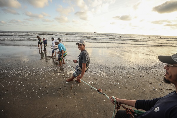 Foto - Mısır’da balıkçıların zorlu mesaisi