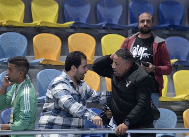 Foto - Mısır'da maç sırasında amfi çöktü karşılaşma iptal edildi! Yaralılar var