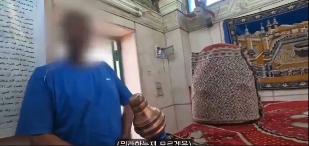 Mısır'da Türk türbesinde büyük skandal! Cinsel organını çıkararak bunu yaptı! Vay şerefsiz vay