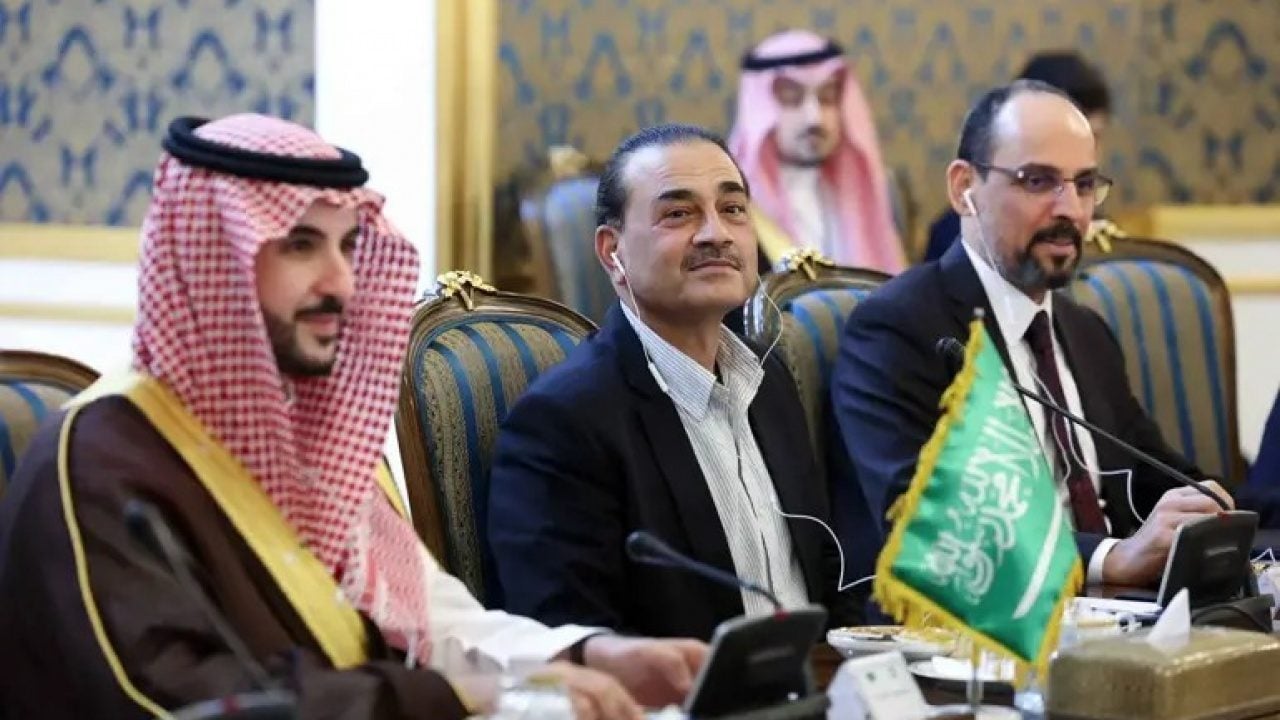 Foto - MİT Başkanı İbrahim Kalın da masadaydı: Masalarının altında bakın ne bulundu