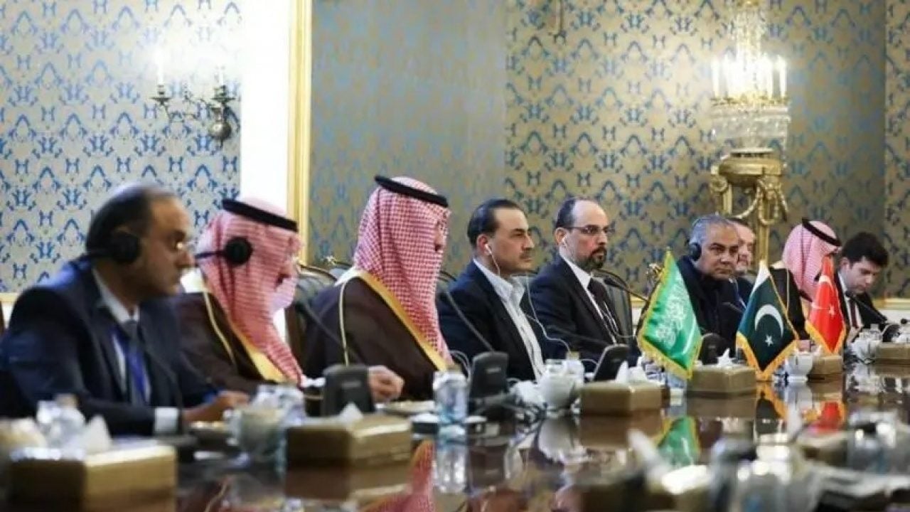 Foto - MİT Başkanı İbrahim Kalın da masadaydı: Masalarının altında bakın ne bulundu
