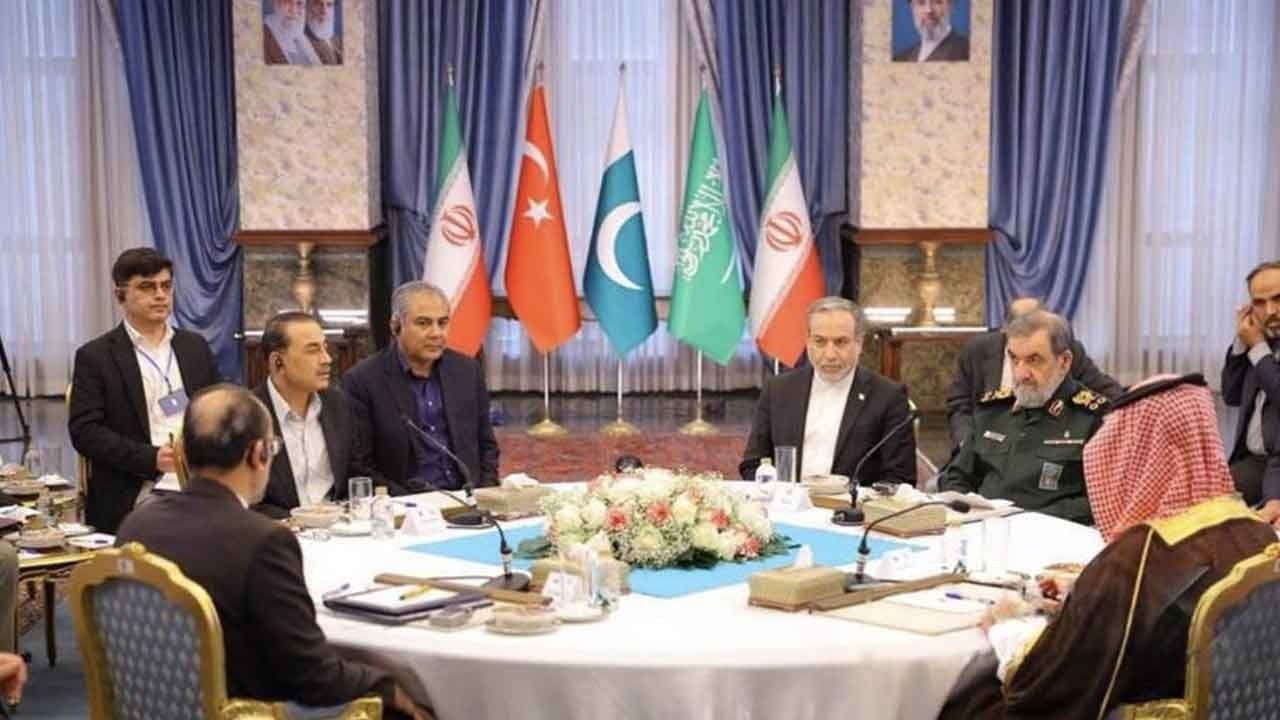 Foto - MİT Başkanı İbrahim Kalın da masadaydı: Masalarının altında bakın ne bulundu
