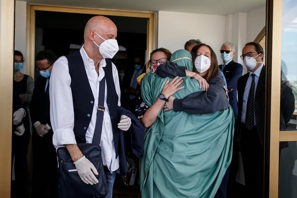 Foto - MİT tarafından kurtarılmıştı... Müslüman olup "Ayşe" adını alan İtalyan kadına çirkin saldırı