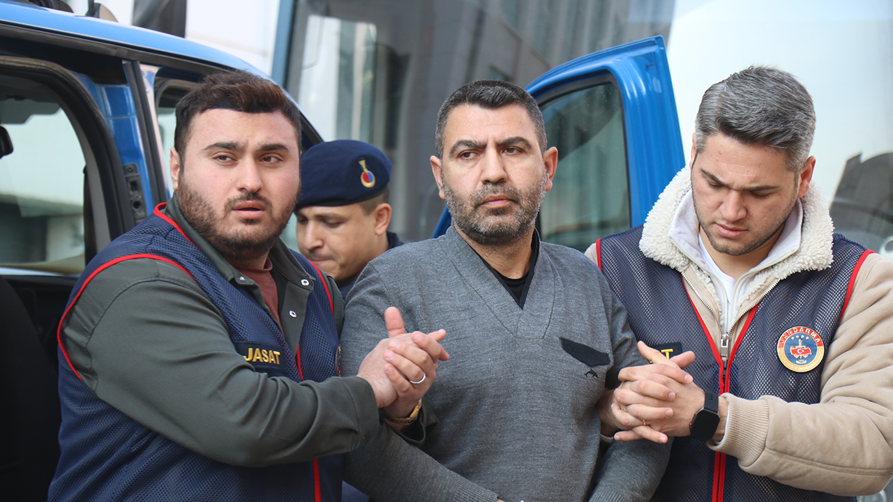 Foto - "MİT'çiyim, burada çalışmam lazım" dedi, sonrası tam rezalet