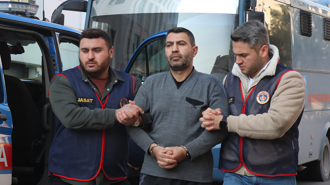 Foto - "MİT'çiyim, burada çalışmam lazım" dedi, sonrası tam rezalet