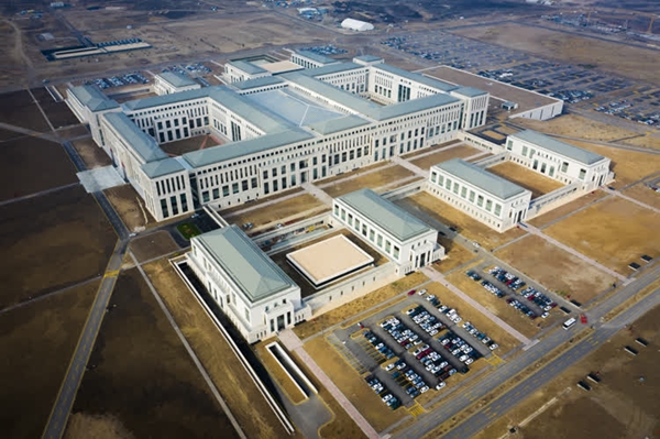 Foto - İLK BİNA HACI BAYRAM'DA <br> TBMM'de 1965'te kabul edilen 644 sayılı Kanun'la, devletin milli güvenlik politikasının hazırlanmasına ilişkin her konuda istihbaratın tek elde toplanabilmesi amacıyla oluşturulan Milli İstihbarat Teşkilatının ilk binası Hacı Bayram Camisi bölgesinde yer alıyordu.