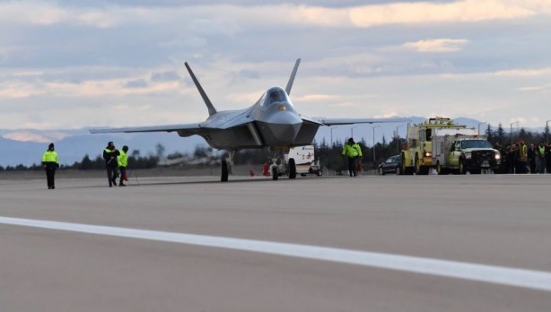 MMU KAAN, F-35’i solladı