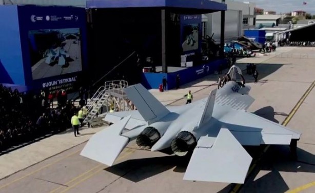 Foto - MMU KAAN, F-35’i solladı