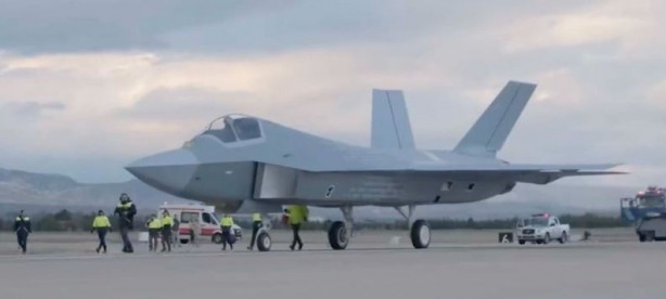 Foto - MMU KAAN, F-35’i solladı