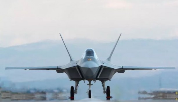 Foto - MMU KAAN, F-35’i solladı