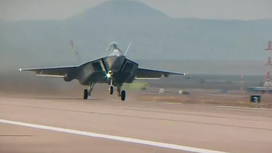 MMU KAAN ile ilgili hiç hesapta olmayan gelişme! Emekli albay az önce canlı yayında ilan etti