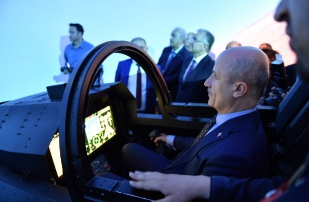 Foto - MMU ve Hürjet için imzalar atıldı