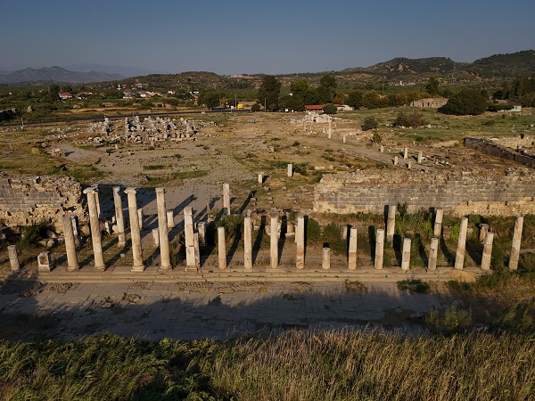 Foto - MÖ 4. yüzyıldan kalma antik kent: Magnesia