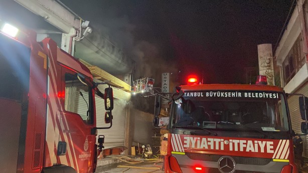 Mobilya imalathanesinde korkutan yangın