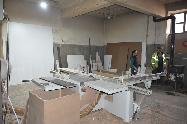 Foto - Mobilyacıların en zorlu mesaisi! Binlerce tabut hazırlandı