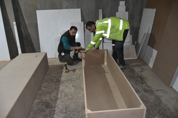 Foto - Mobilyacıların en zorlu mesaisi! Binlerce tabut hazırlandı