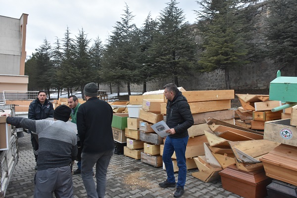 Foto - Mobilyacıların en zorlu mesaisi! Binlerce tabut hazırlandı
