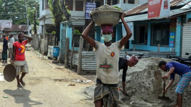 Foto - Modernleşmeye çalışan ülkede ibretlik görüntüler! 50 lira için…