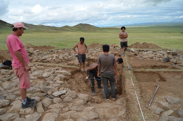 Foto - Moğol ve Türk arkeologlardan mezar kazısı 