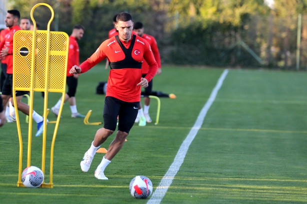 Foto - Montella’dan şok uyarı: Türkiye alarma geçmeli, zamanı gelince bakarız!