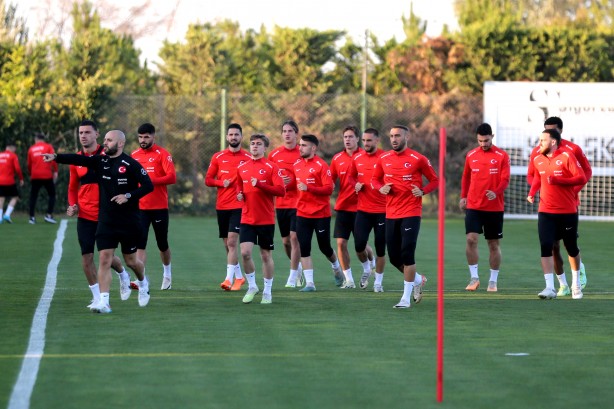 Foto - Montella’dan şok uyarı: Türkiye alarma geçmeli, zamanı gelince bakarız!