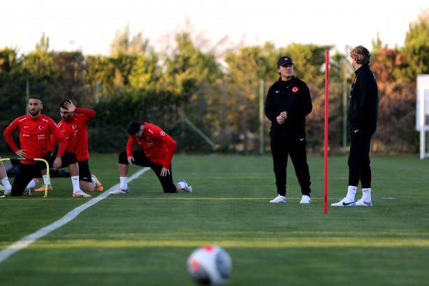Foto - Montella’dan şok uyarı: Türkiye alarma geçmeli, zamanı gelince bakarız!