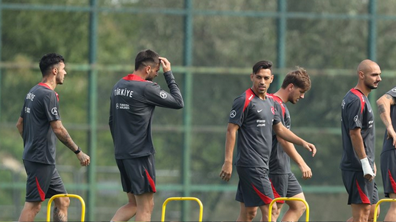 Montella’nın yeni fikri ifşa oldu! Resmen bu emri uygulayacak gibi İtalyan hoca! Orayı da değiştirecek mi?