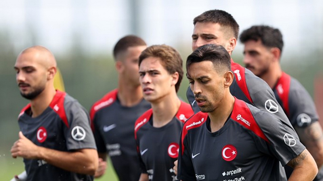 Foto - Montella’nın yeni fikri ifşa oldu! Resmen bu emri uygulayacak gibi İtalyan hoca! Orayı da değiştirecek mi?