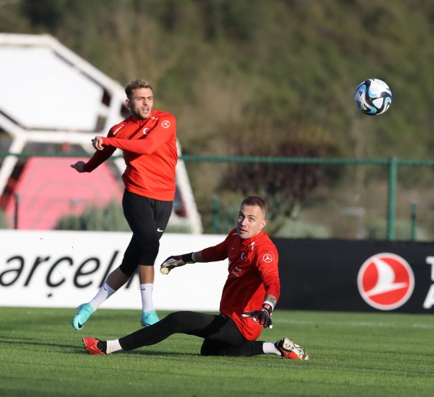 Foto - Montella'nın yüzüne söyledi: Gruplara kaldık, bana gerek yok! 2 yıldızı kadrodan çıkardı