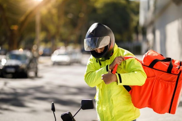 Foto - Moto kuryelerin geliri dudak uçuklattı! "Yok artık daha neler" diyeceksiniz