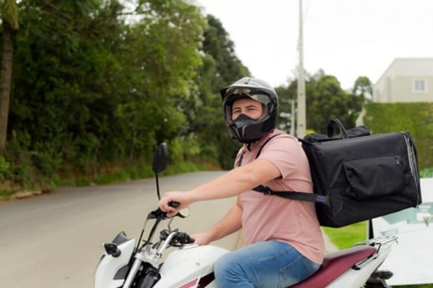 Moto kuryelerin geliri dudak uçuklattı! "Yok artık daha neler" diyeceksiniz