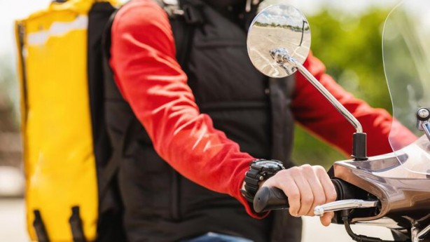 Foto - Moto kuryelerin geliri dudak uçuklattı! "Yok artık daha neler" diyeceksiniz