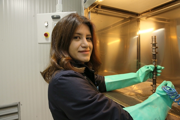 Foto - Motor parçası üreten fabrikada kadınlar da ter döküyor