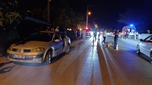 Motosiklet ile otomobil çarpıştı