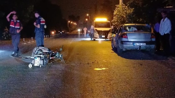 Foto - Motosiklet ile otomobil çarpıştı