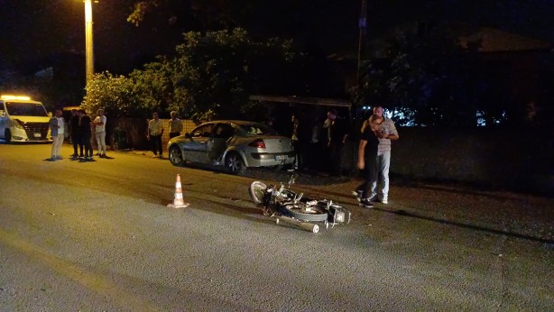 Foto - Motosiklet ile otomobil çarpıştı