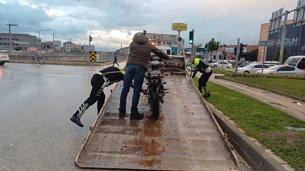 Foto - Motosiklet sürücüsü tam düzenbaz çıktı! Öyle bir ceza yedi ki!