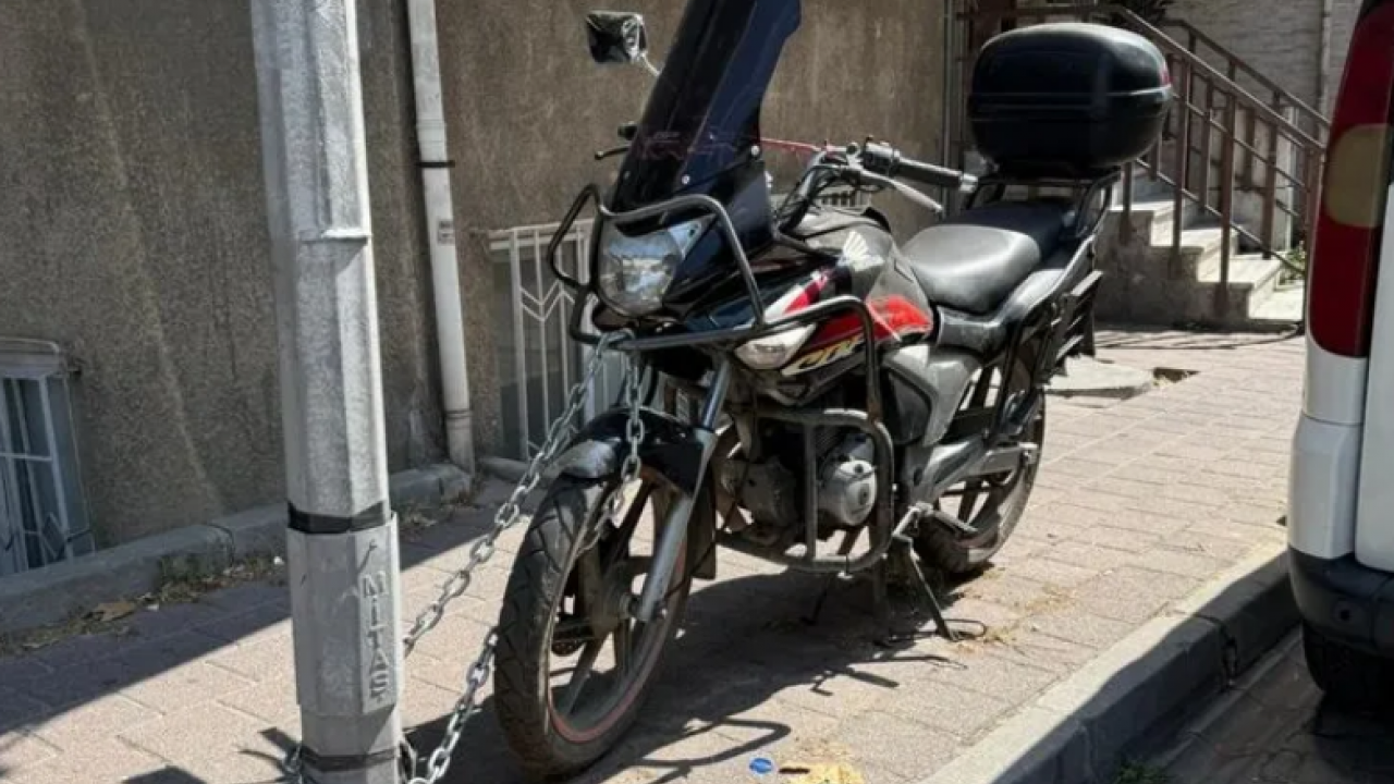 Foto - Motosikletler trafiği felç etti! Motosikletliler hiçbir kural tanımıyor mu?