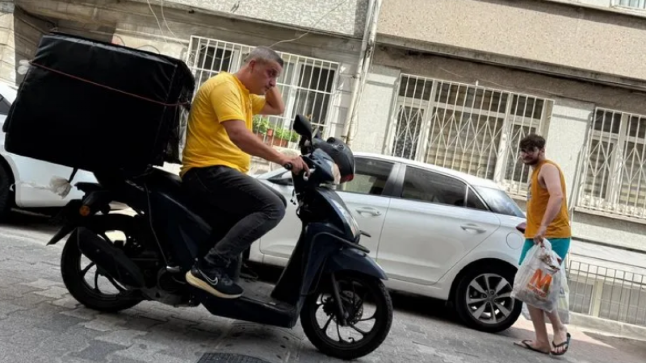 Foto - Motosikletler trafiği felç etti! Motosikletliler hiçbir kural tanımıyor mu?