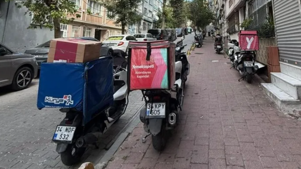 Foto - Motosikletler trafiği felç etti! Motosikletliler hiçbir kural tanımıyor mu?